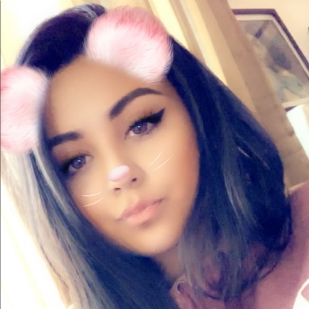 Meet your Posher, Gabriella